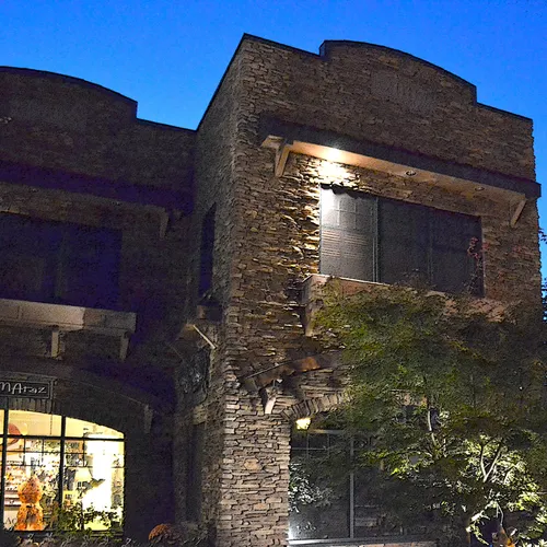 Storefront Br 3